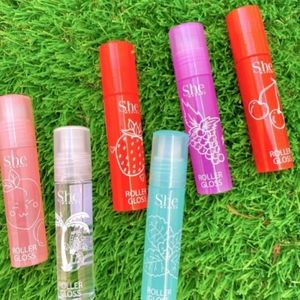 She rolling lipgloss